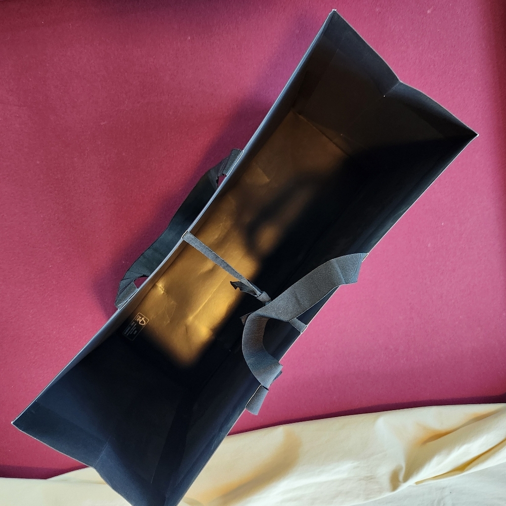GUCCI Scenic Garden EMPTY Paper Shopping Bag - Picture 8 of 9